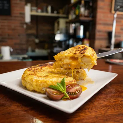 Tortilla de patata casera de Bar Las Chimeneas.